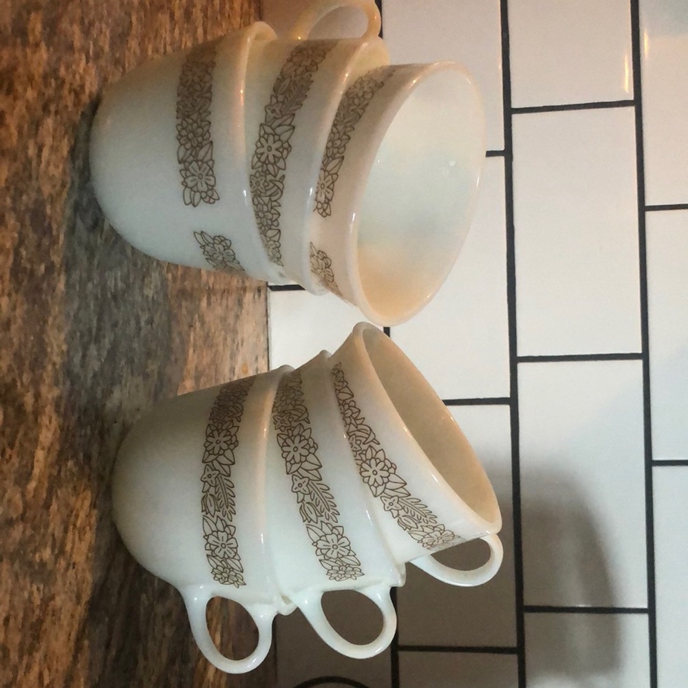 Pyrex vintage coffee cups. Set of 6. No cracks, or chips. Excellent condition